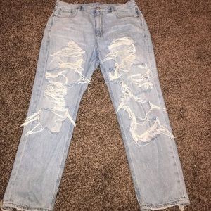 American eagle ripped mom jeans